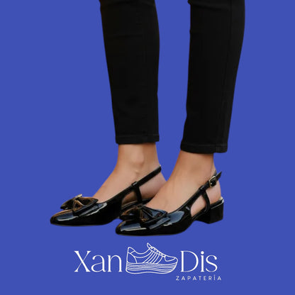 Zapatos slingback de charol con tacón bajo cuadrado CON MOÑO