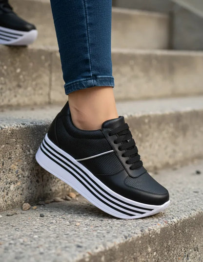 TENIS DE PLATAFORMA ALTA NEGROS TIRA PLATA
